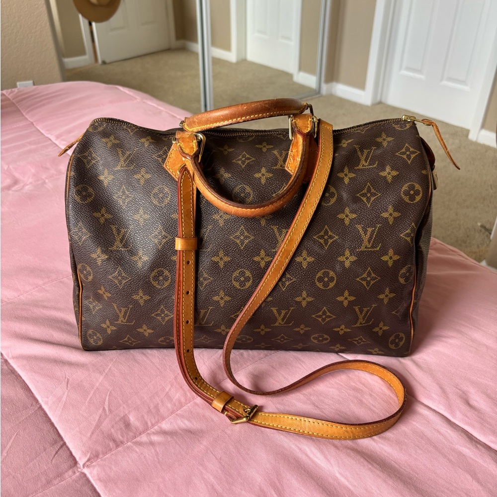 Louis Vuitton Speedy 35